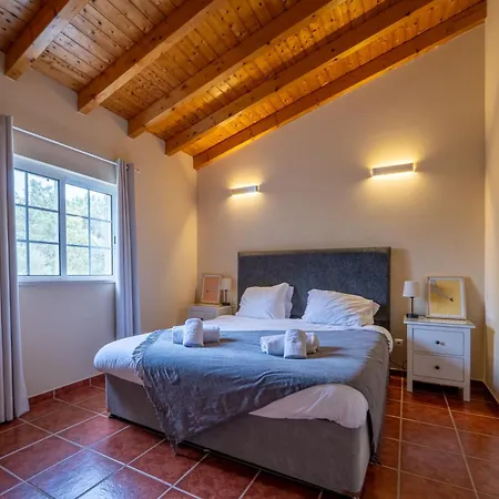 Casa De Familia
